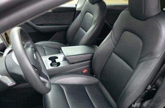 Tesla Model Y Dual Motor Long Range 42tkm rv2023 - 13