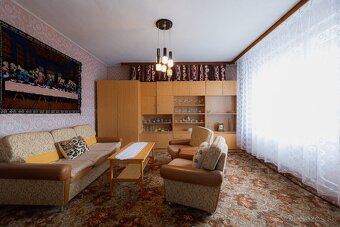 Rodinný dom s veľkým pozemkom vo Valaskej Dubovej - 13