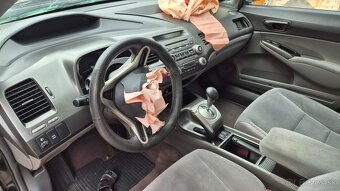 Honda Civic 1,8i - 13