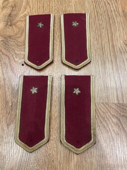 Konvlut starých komunistických predmetov - 13