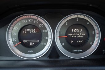 Volvo XC60 2.4D Momentum, 120kW (2011) - 13