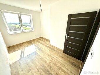 Trojizbový byt s balkónom - 13