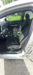 Ford Focus sedan 1.6 16V - 13