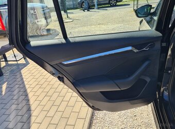 ŠKODA OCTAVIA COMBI 2.0TDI SCR STYLE DSG - 13