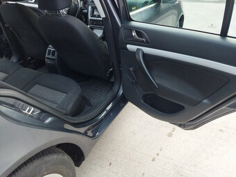 Škoda octavia 1,6 tdi kombi NAVI - 13