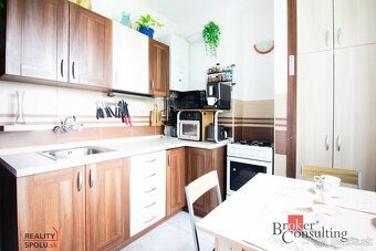 REZERVOVANÉ:Priestranný 3-izbový byt v Bernolákove: pokoj, z - 13