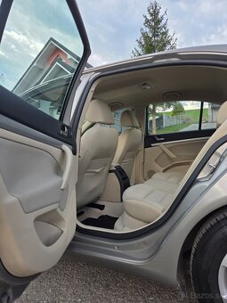Škoda Octavia 1.6TDI DSG - 13