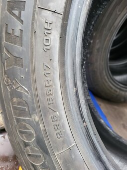 225/55 R17 Goodyear zimne pneumatiky - 13