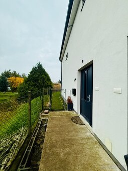 Predám moderný 4-izbový byt v rodinnom dvojdome – Tureň - 13