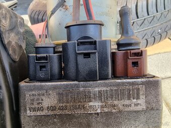 VW Polo 9N predná kapota - 13