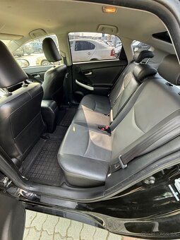 Toyota prius +LPG - 13