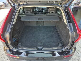 Volvo XC60 B4 Momentum AWD A/T - 13