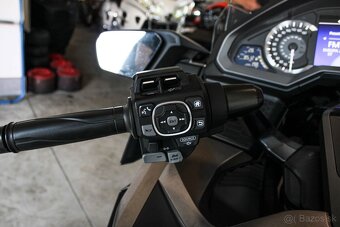 Honda GL 1800 GOLDWING - 13
