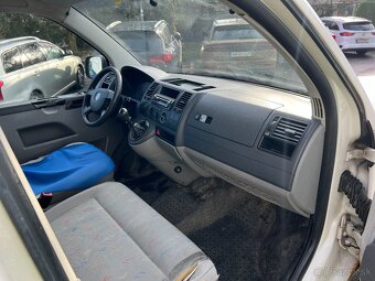 Volkseagen Transporter T5 - 6 miestny - 13