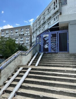 Na prenájom kompletne zariadený 2,5 izbový byt na Stavbárske - 13