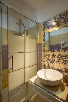 Na predaj, 3 izbový zrekonštruovaný byt s garážou, Ilija - 13