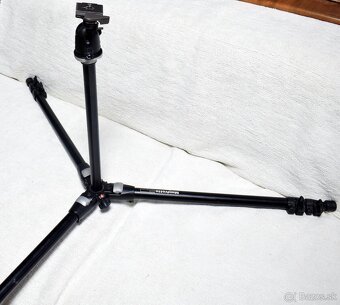 stativ znacky Manfrotto a Giottos, hlava Manfrotto - 13