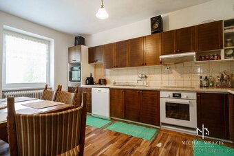 Ponúkame Vám exkluzívne na predaj priestranný 5-izbový rodin - 13
