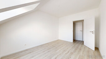 Priestranný 3-izbový byt v projekte Polianky B136 - 13