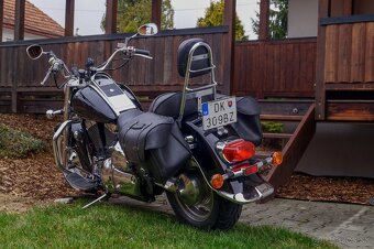 Suzuki Intruder 1500 - 13
