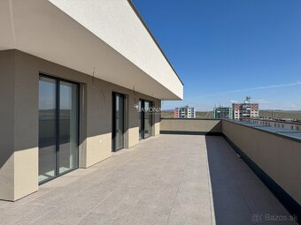 STREŠNÝ 3 izbový byt s terasou a dvoma garážovými státiami - 13