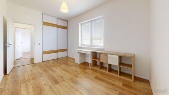 NA PREDAJ Moderný 4-izbový rodinný dom v tichej lokalite. - 13