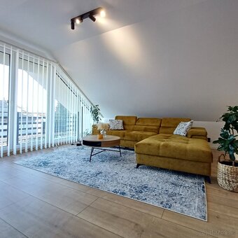 Predaj priestranného rodinného domu so záhradou a pozemkom - 13