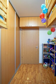 Na predaj 3 izbový zariadený byt, balkón, parkovanie, Rajka - 13