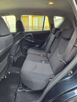 Toyota RAV4 2.0 benzín 2WD 9/2011 pôvod SR - 13