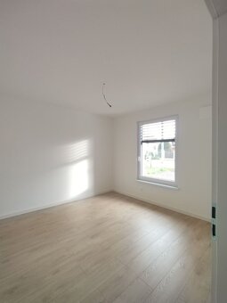 NA PREDAJ NOVOSTAVBA V ZLATÝCH MORAVCIACH - 13