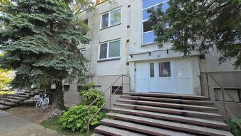 PINK Reality - Štýlový 3-izbový byt s garážou a záhradou v s - 13