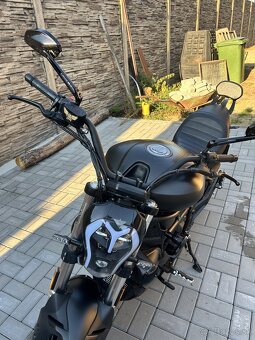 Predám Benelli 502c r.v. 2021 - 5987km - 13