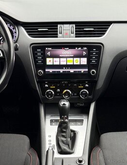 ŠKODA OCTAVIA COMBI 2,0 TDi DSG /110kW/  SPORT Edition - 13