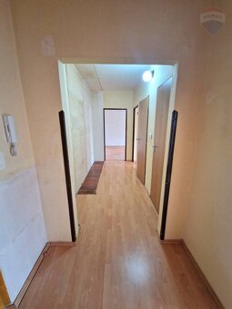 3 - izbový byt - 65 m2 v centre mesta Handlová - 13