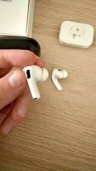 Apple AirPods Pro 2022 + Nomad Leather Case Brown - 13