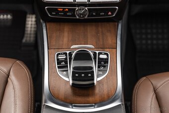Mercedes G400d Na prenájom - 13