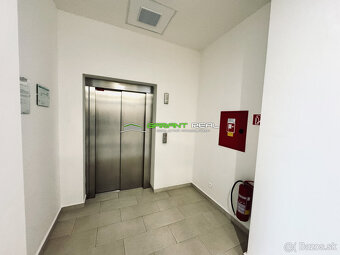 Prenájom kancelária 43 m2, 3. poschodie, Jarková 14 - 13