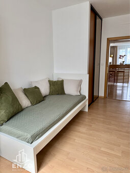 PRENÁJOM: Priestranný 4-izbový byt s výhľadom na hrad v cent - 13