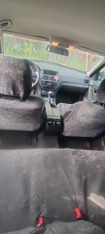 Mercedes Benz C200 - 13
