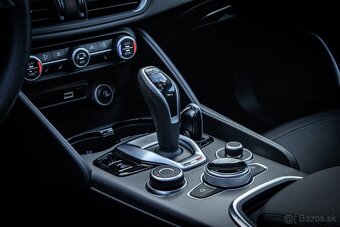 Alfa Romeo Giulia VELOCE Q4 /AJ NA SPLÁTKY/ - 13