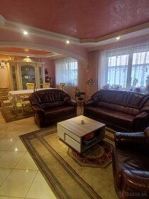 Ponúkame na predaj rodinný dom s bytovými jednotkami - Encs - 13