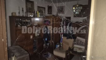 Veľký pozemok s domom. - 13