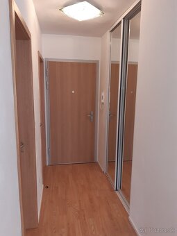 2i byt (novostavba), kryté parkovanie, veľký balkón, sklad - 13