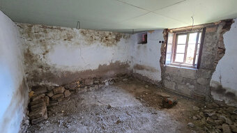 Dve chalupy v malebnej obci Devičany s pozemkom 2979 m2 - 13