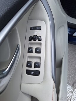 Volvo V40 T4 Ocean Race Powershift - 13