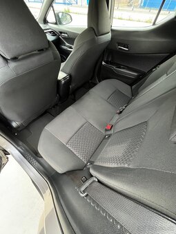 Toyota C-HR 1.8i Hybrid 2022 Automat - 13