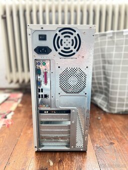 Retro počítač myš a klávesnica - 13