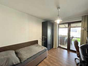 Na predaj moderná štýlová novostavba s garážou a pozemkom - 13