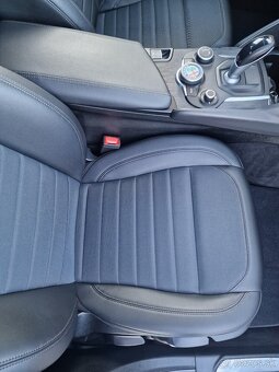 Giulia 2.0GME 147KW AT8 Dovoz z CZ Plná servisná - 13