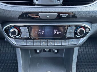 Hyundai i30CW 1.5 T-GDi 118kW mHEV AT7 Family - 13